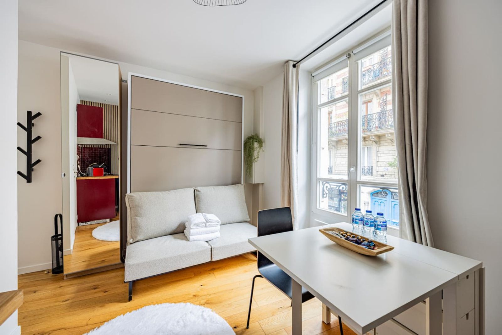 Studio Popincourt — espace salon et cuisine ouverte